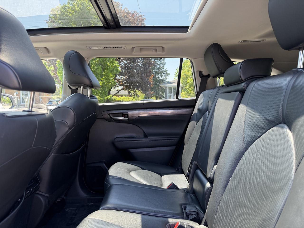 2020 Toyota Highlander HYBRID Limited AWD Photo