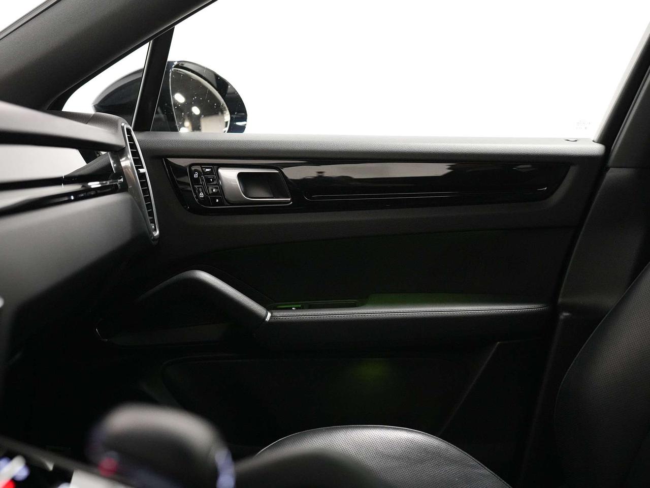 2021 Porsche Cayenne COUPE | PREMIUM PLUS PKG | BOSE | PANO | 21 IN Photo