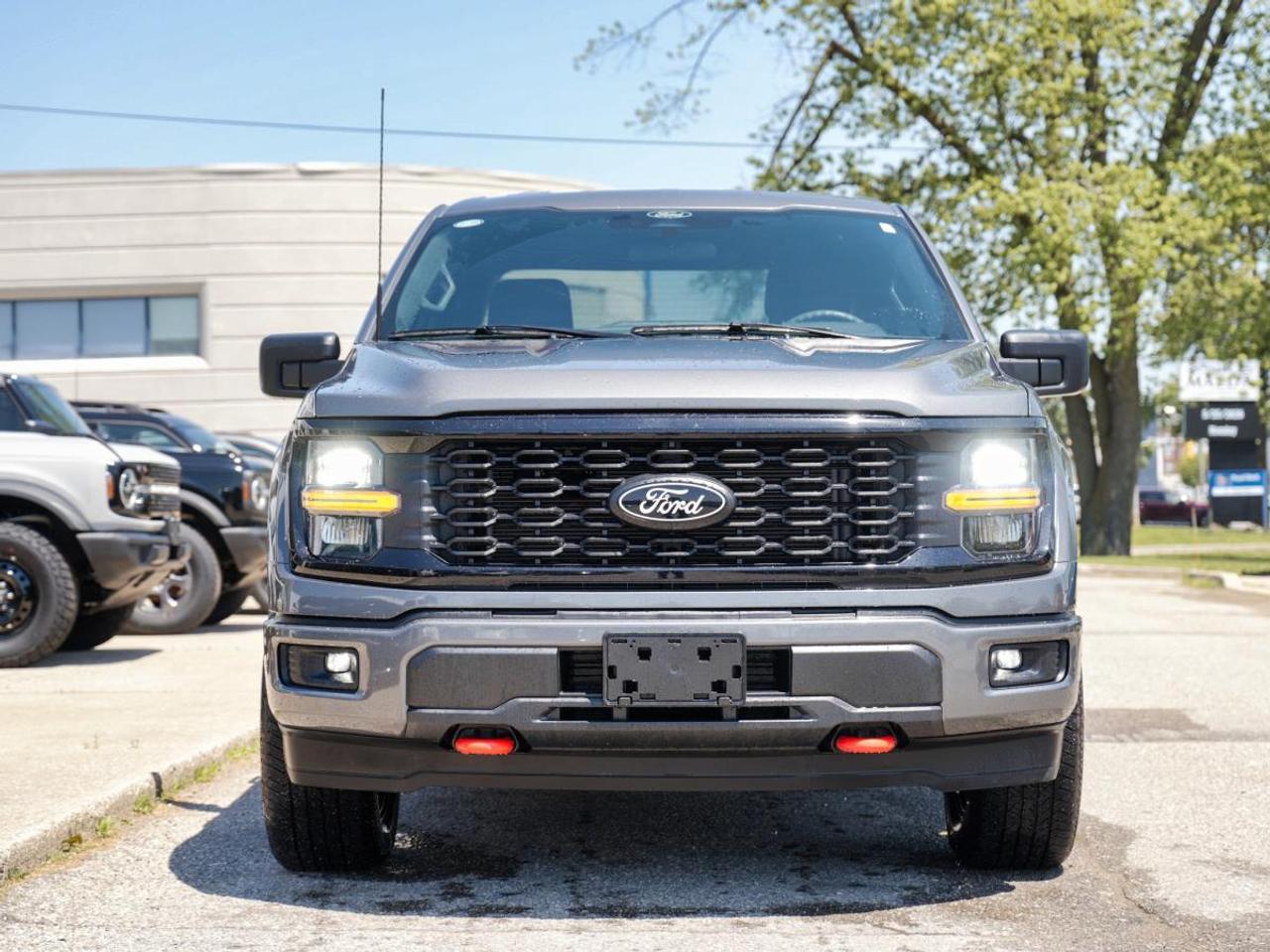 2025 Ford F-150 STX 4WD SuperCrew 5.5' Box | SUPER LOW KM | Photo