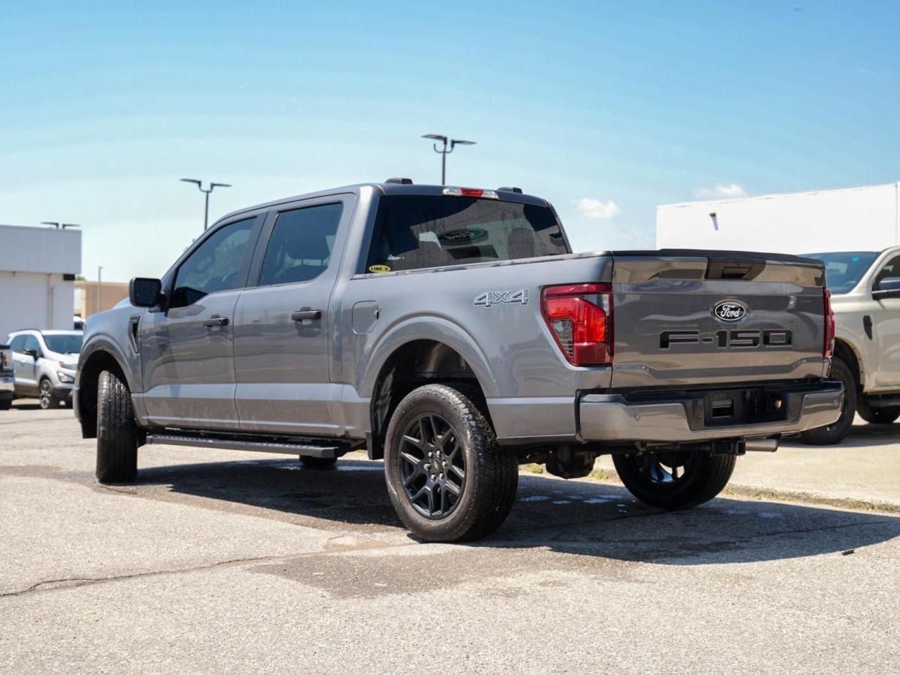 2025 Ford F-150 STX 4WD SuperCrew 5.5' Box | SUPER LOW KM | Photo3