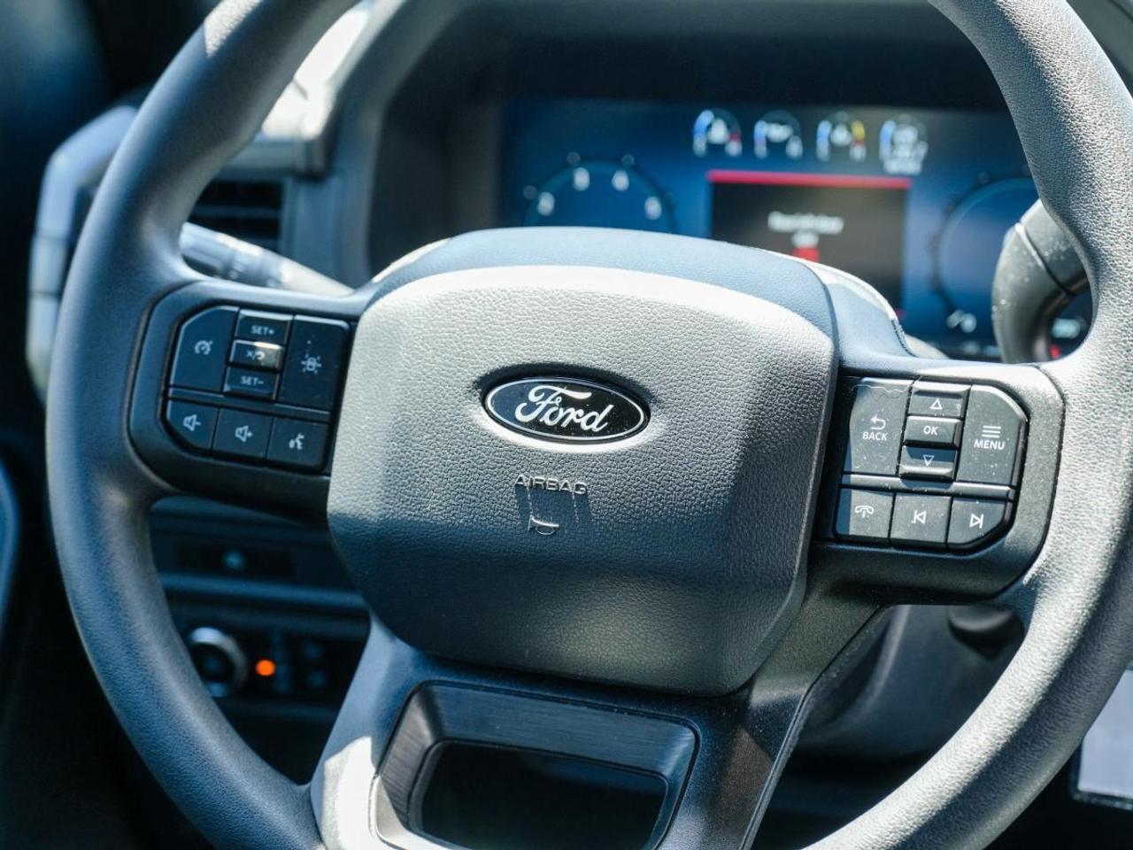 2025 Ford F-150 STX 4WD SuperCrew 5.5' Box | SUPER LOW KM | Photo