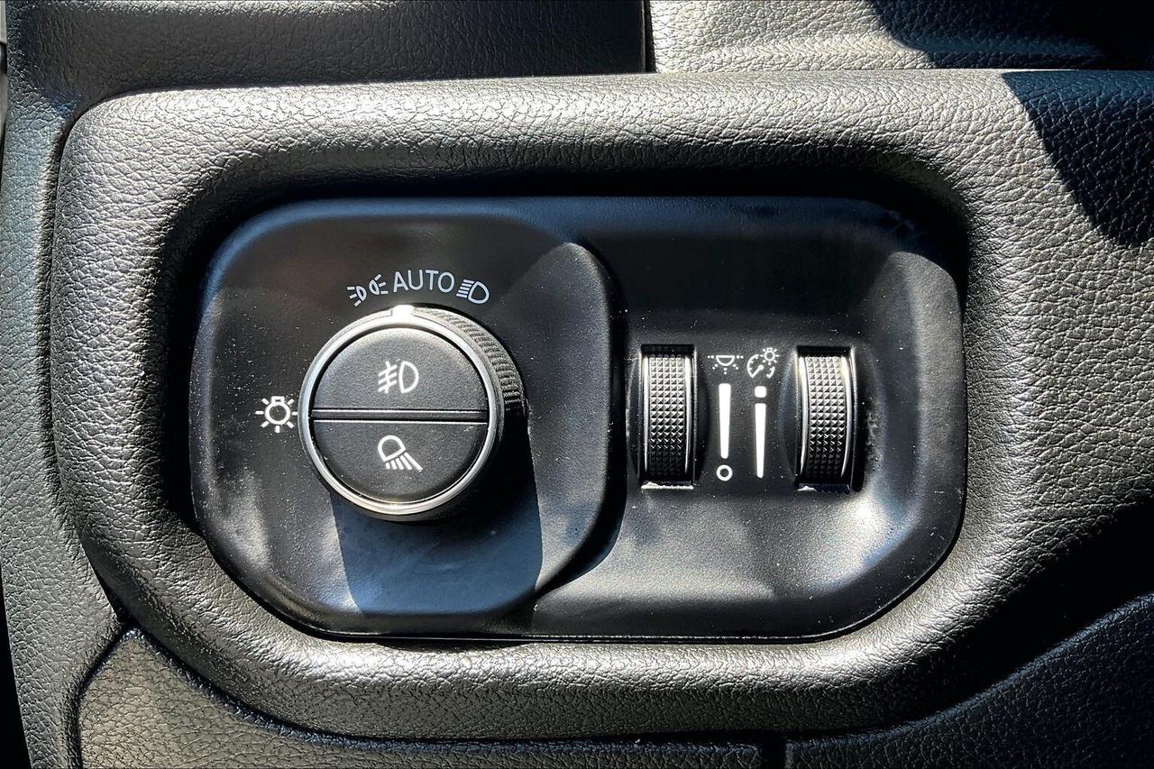 2025 RAM 1500 Sport Crew | Panoroof | 12" Screen | 360Cam | 4X4 Photo