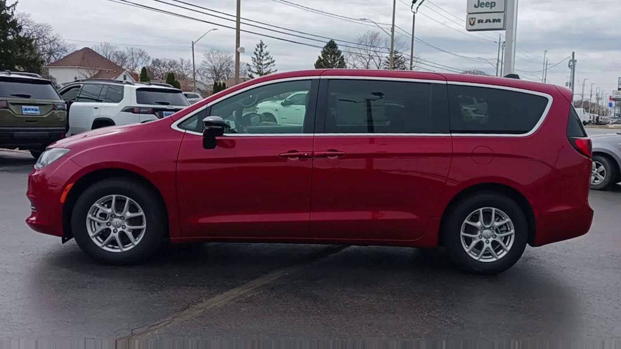 2026 Dodge Grand Caravan SXT Photo4