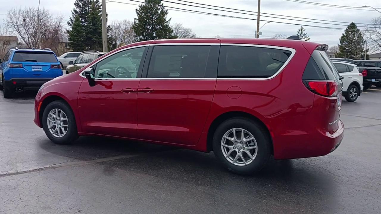 2026 Dodge Grand Caravan SXT Photo