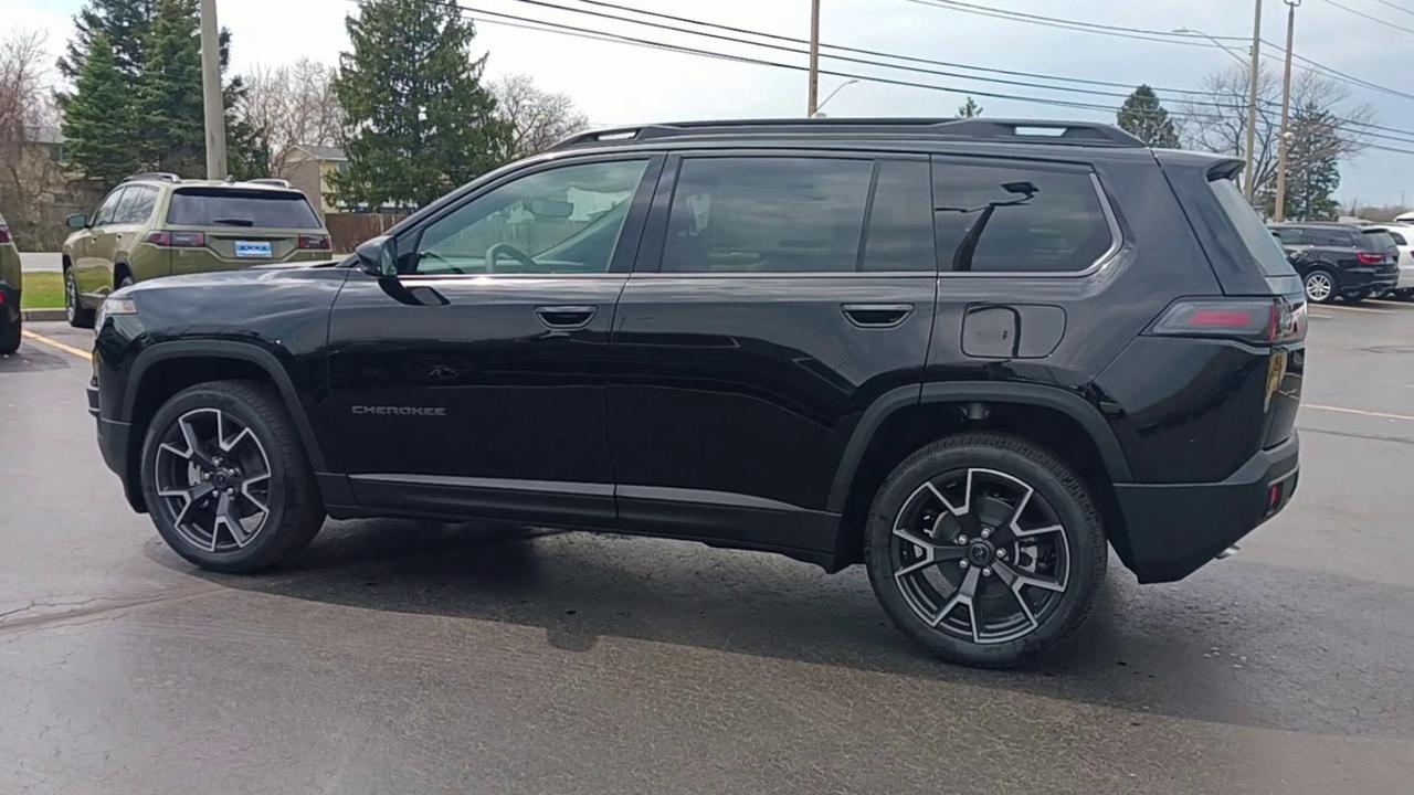 2026 Jeep Cherokee OVERLAND Photo
