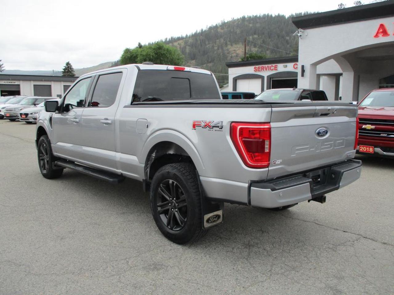 2021 Ford F-150 XLT CREW 4X4 6.5 BOX Photo