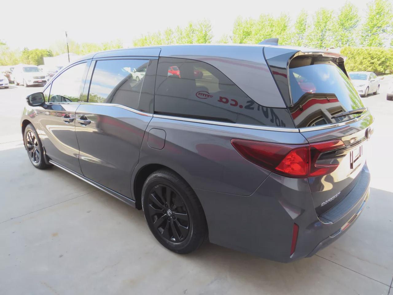 2025 Honda Odyssey Sport-L | Clean Carfax Report | 8 Passenger | Leather | Navigation | Sunroof | Stow and Go | Power Doors | Photo2