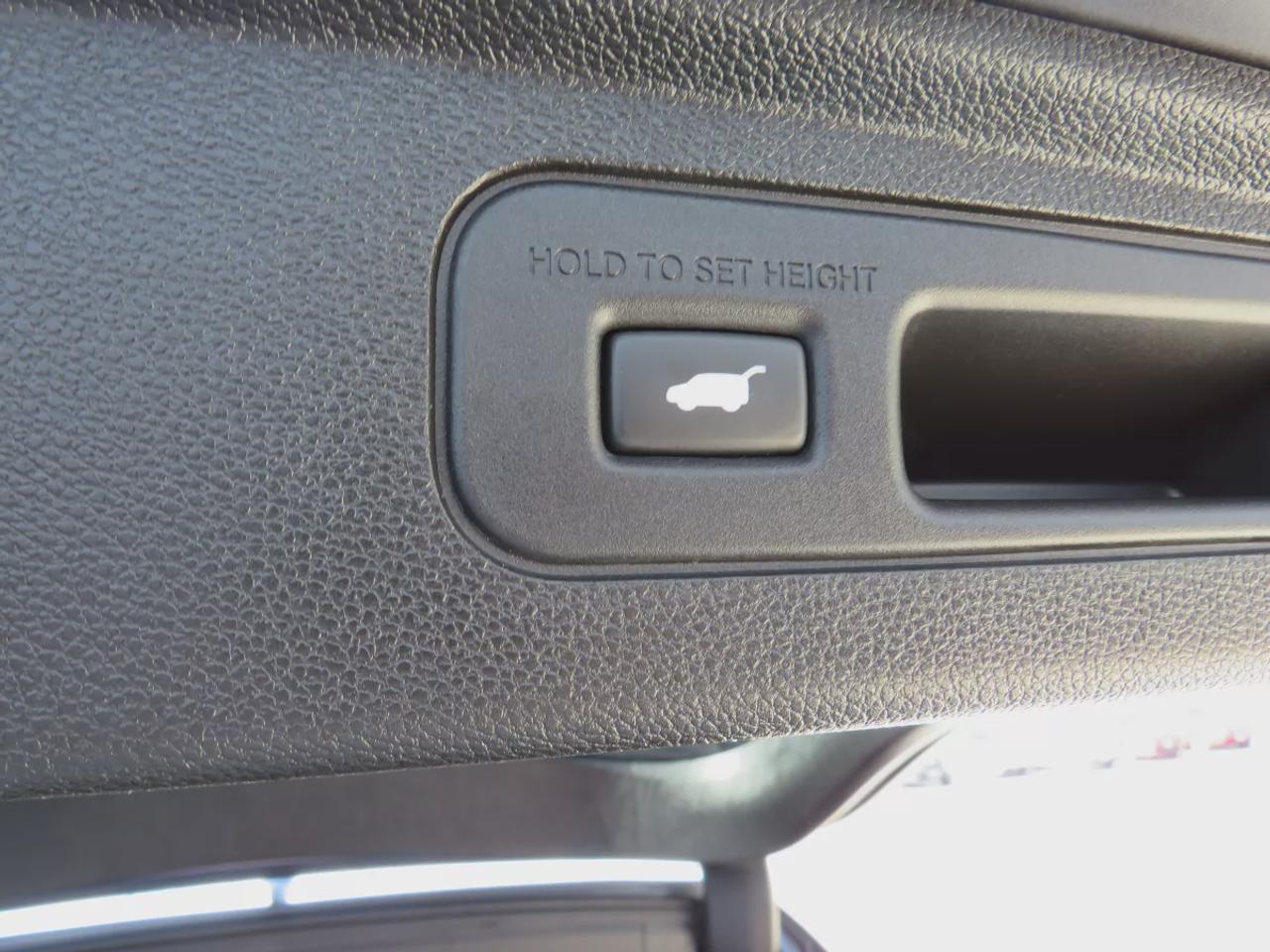 2025 Honda Odyssey Sport-L | Clean Carfax Report | 8 Passenger | Leather | Navigation | Sunroof | Stow and Go | Power Doors | Photo