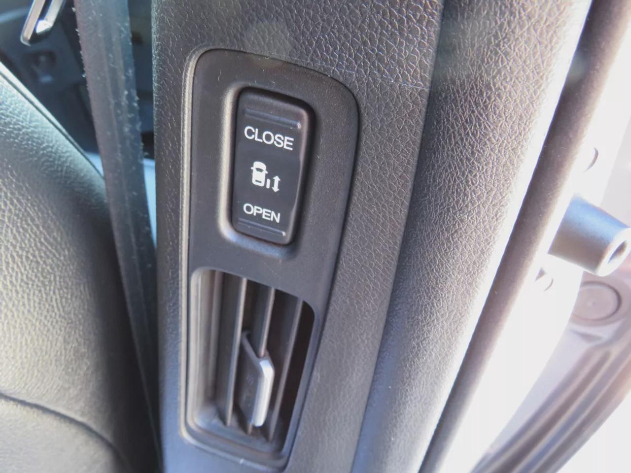 2025 Honda Odyssey Sport-L | Clean Carfax Report | 8 Passenger | Leather | Navigation | Sunroof | Stow and Go | Power Doors | Photo