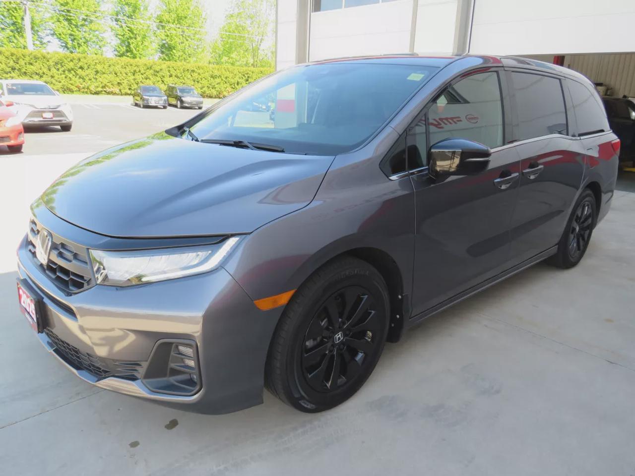 2025 Honda Odyssey Sport-L | Clean Carfax Report | 8 Passenger | Leather | Navigation | Sunroof | Stow and Go | Power Doors | Photo