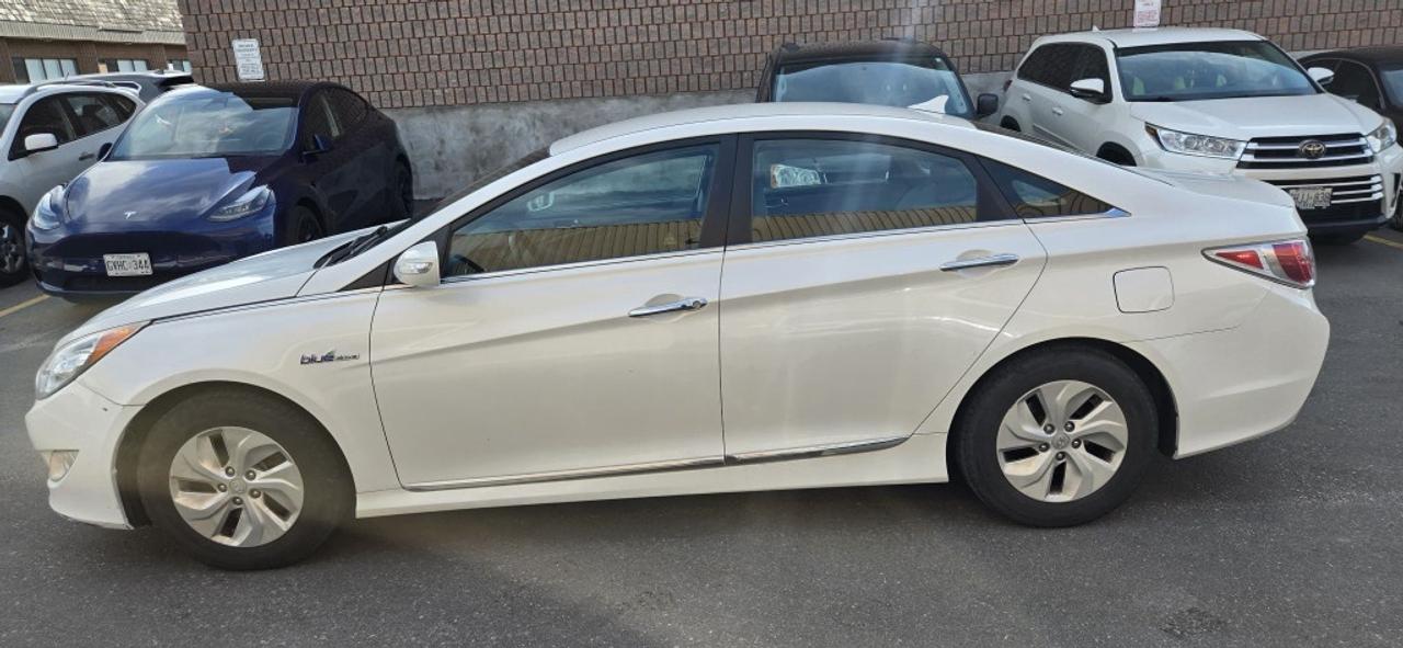 2013 Hyundai Sonata Hybrid Base 4dr Sedan Automatic Photo