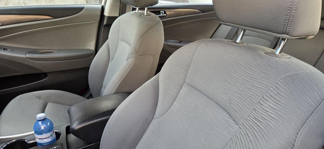 2013 Hyundai Sonata Hybrid Base 4dr Sedan Automatic Photo