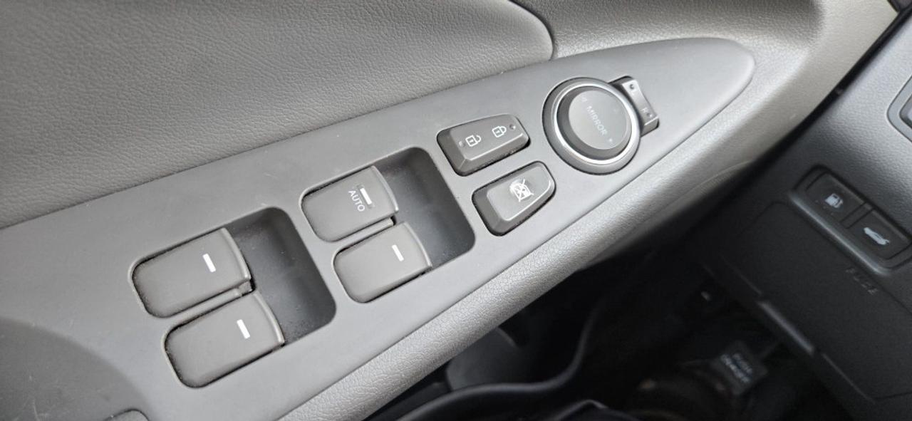 2013 Hyundai Sonata Hybrid Base 4dr Sedan Automatic Photo