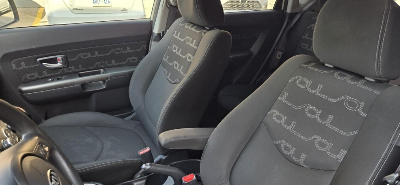 2013 Kia Soul 5dr Wagon Automatic 4u Retro *Ltd Avail* Photo