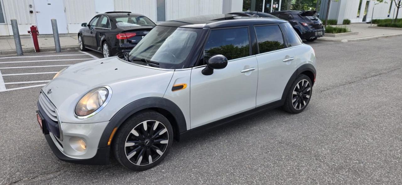 2015 MINI Cooper Hardtop 5dr Hatchback Photo