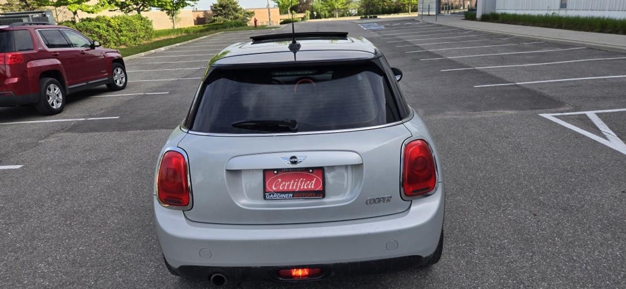 2015 MINI Cooper Hardtop 5dr Hatchback Photo
