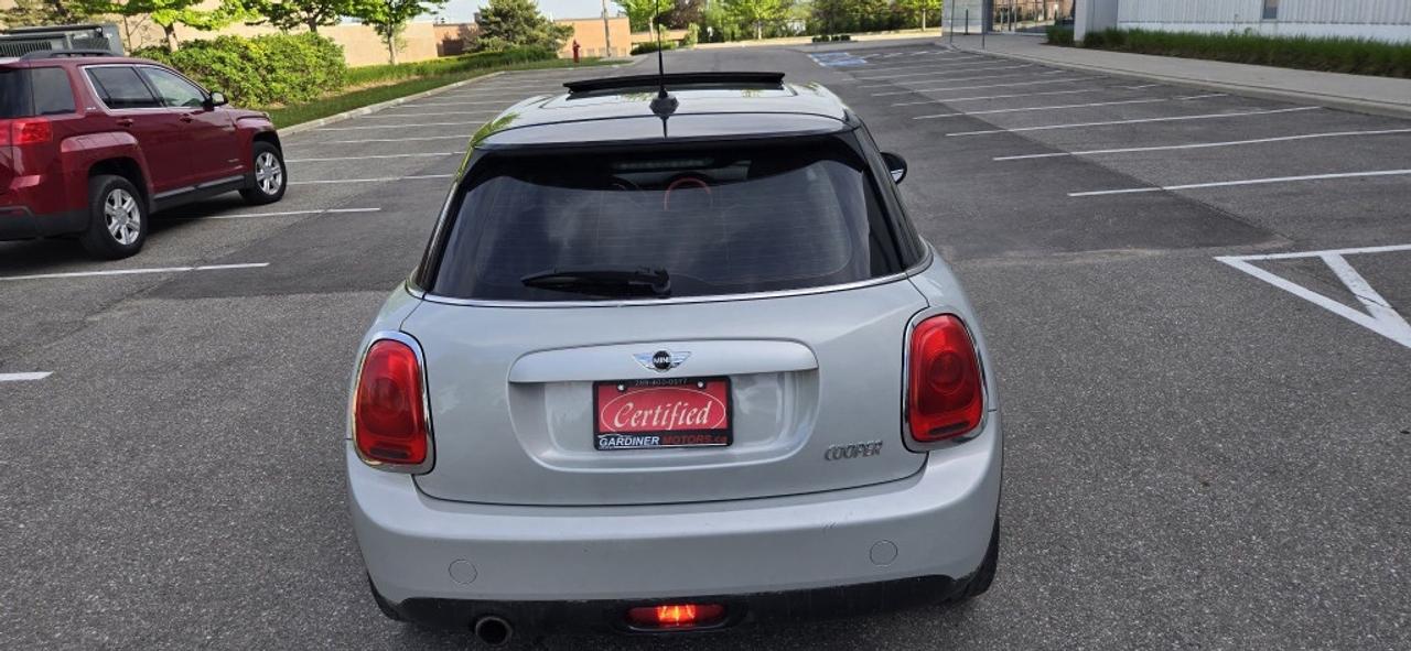 2015 MINI Cooper Hardtop 5dr Hatchback Photo