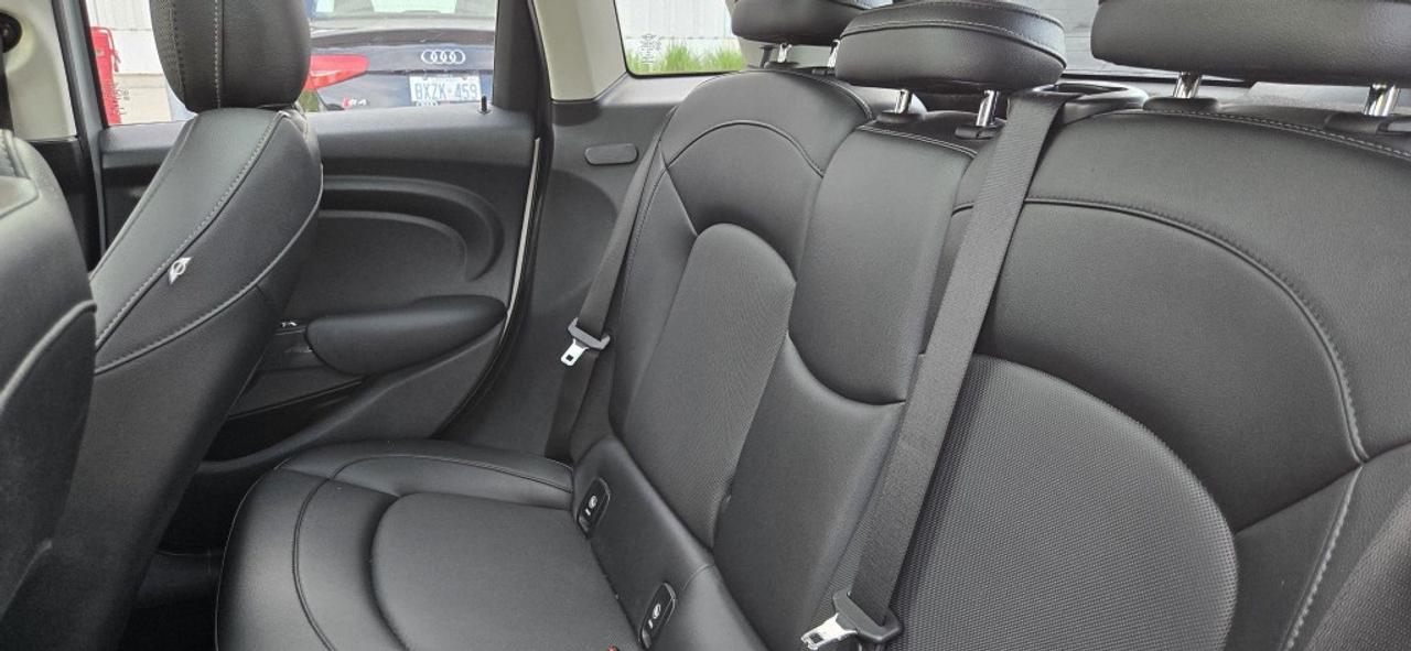 2015 MINI Cooper Hardtop 5dr Hatchback Photo