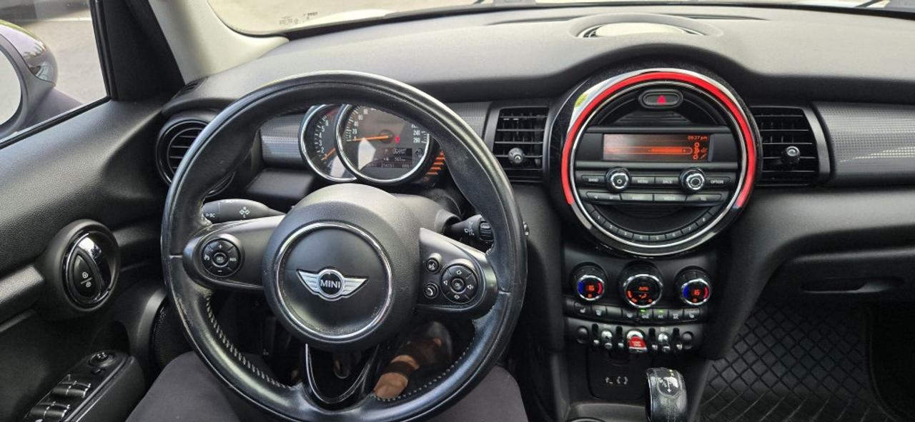 2015 MINI Cooper Hardtop 5dr Hatchback Photo