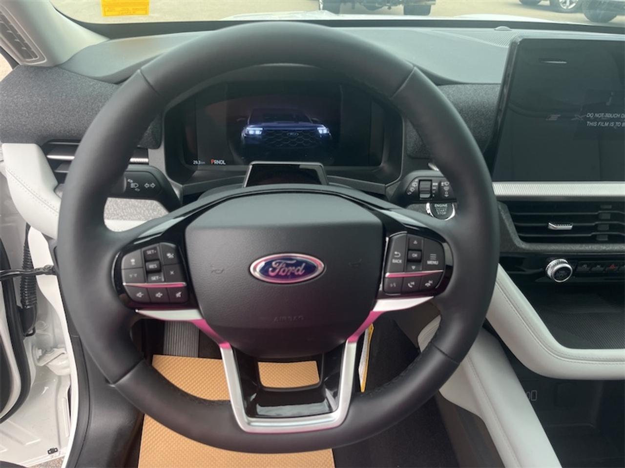 2026 Ford Explorer Platinum  - Leather Package Photo5