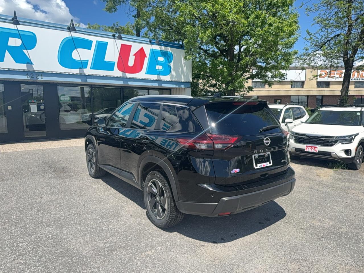 2025 Nissan Rogue SV MOONROOF