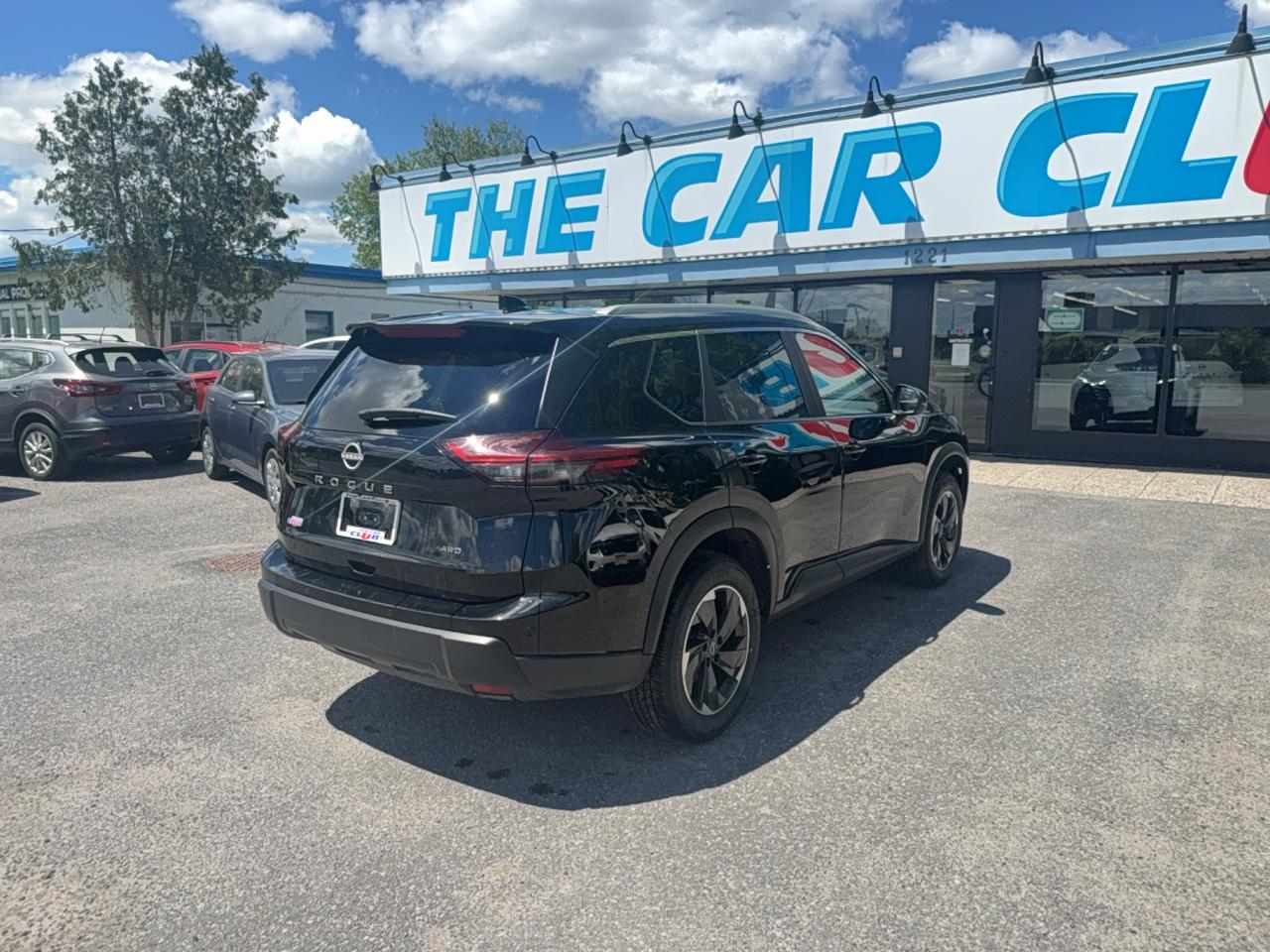 2025 Nissan Rogue SV MOONROOF