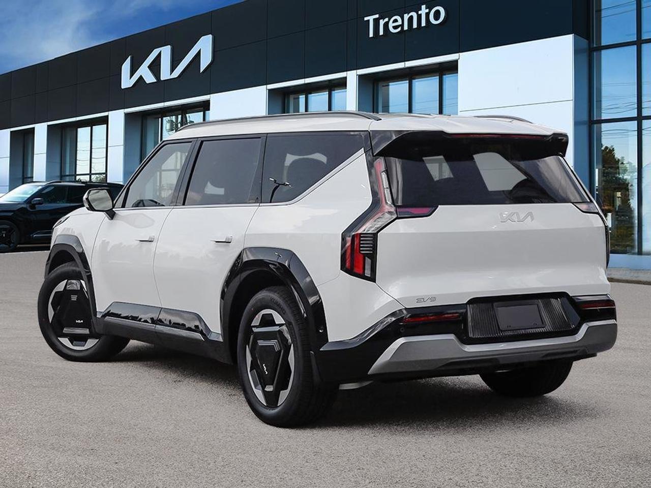 2026 Kia EV9 Land AWD w/ Premium Package Photo3
