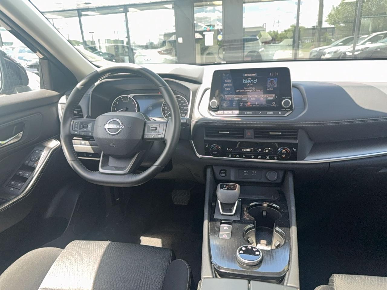 2025 Nissan Rogue SV MOONROOF Photo