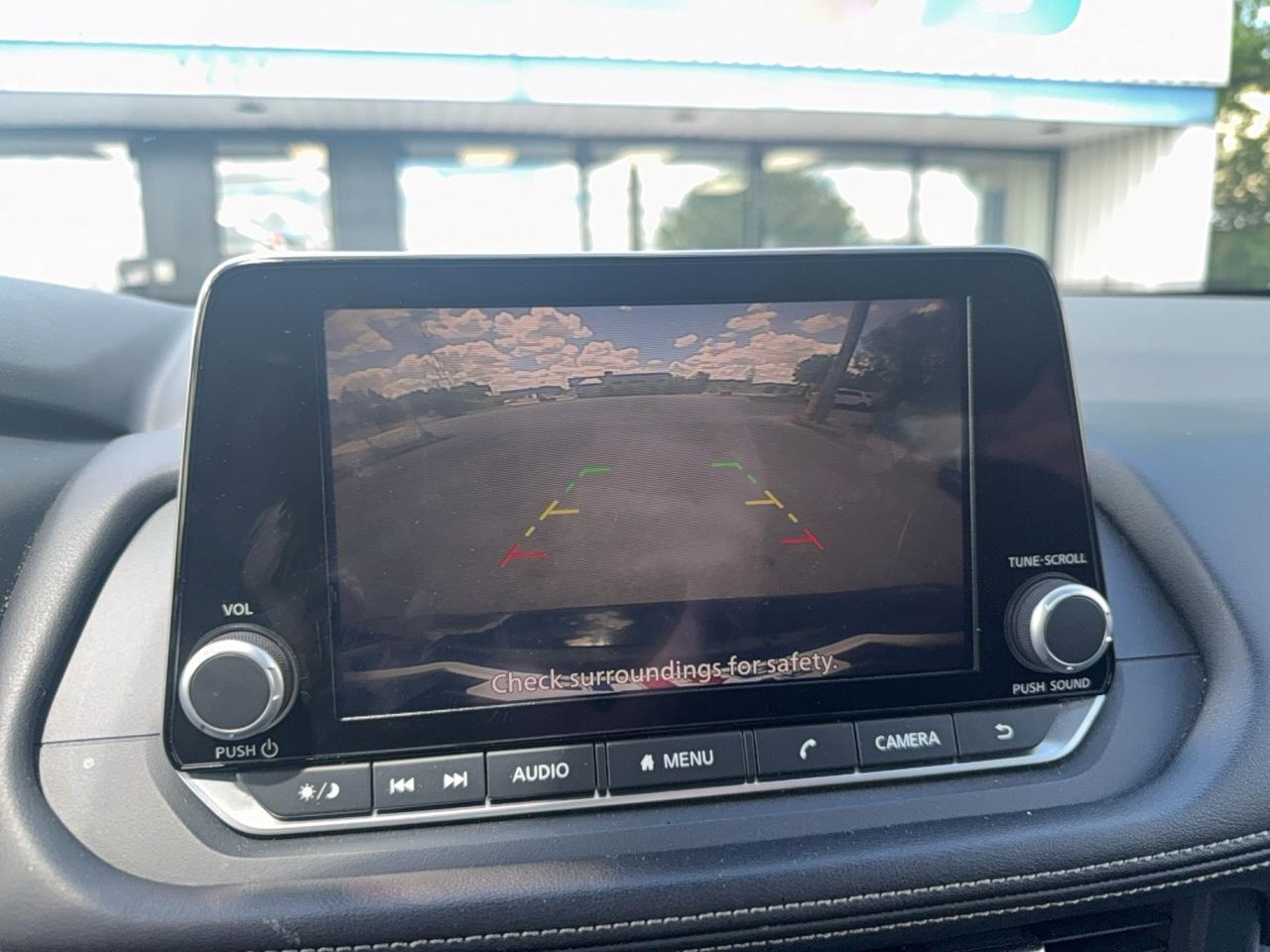 2025 Nissan Rogue SV MOONROOF Photo
