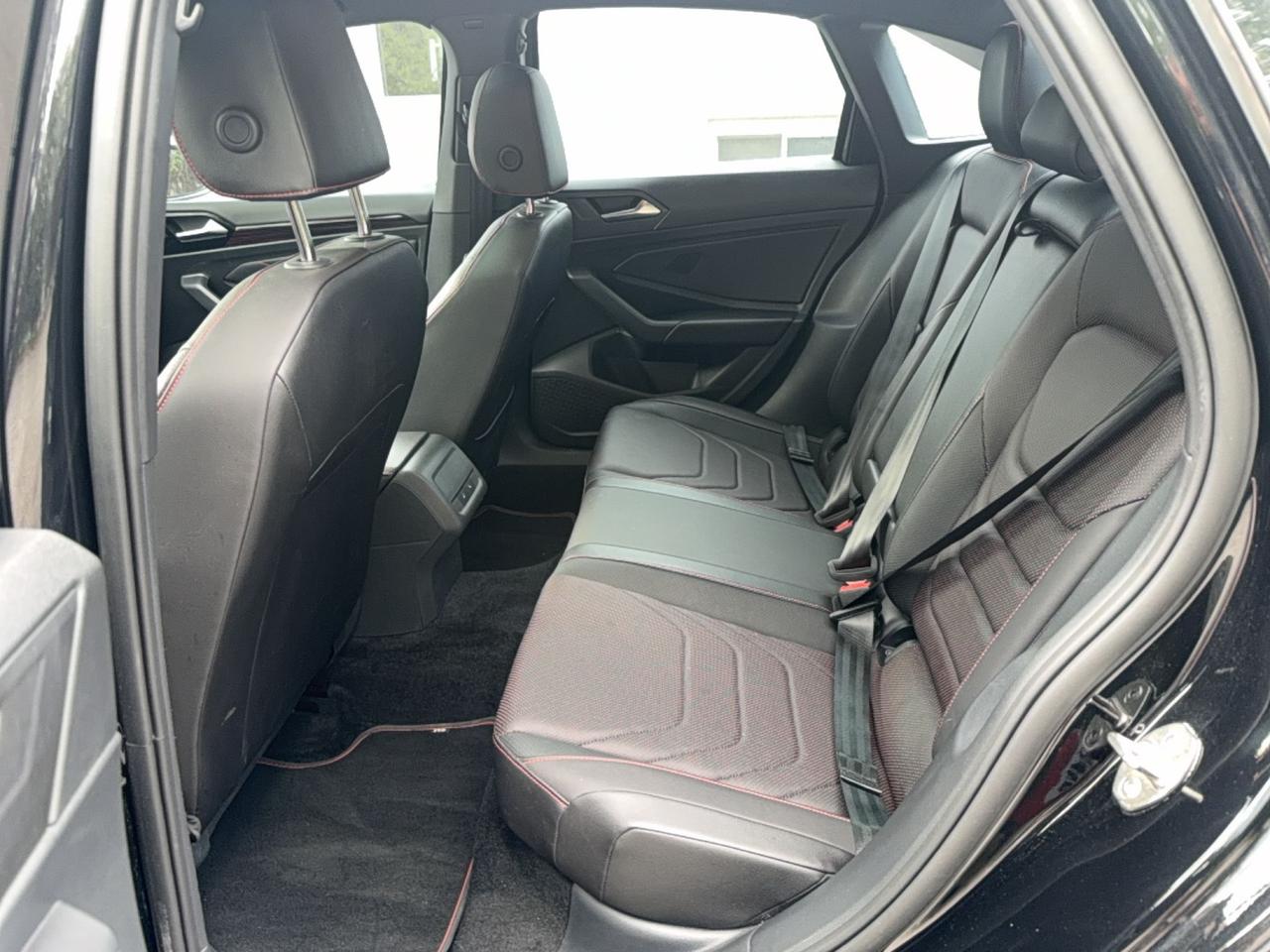2023 Volkswagen Jetta GLI 2.0T -SUNROOF- BEATS AUDIO-HEATED COOLED LEATHER  SEATS - APPLE CARPLAY - ANDROID AUTO Photo