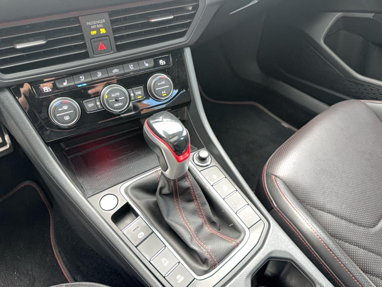 2023 Volkswagen Jetta GLI 2.0T -SUNROOF- BEATS AUDIO-HEATED COOLED LEATHER  SEATS - APPLE CARPLAY - ANDROID AUTO Photo