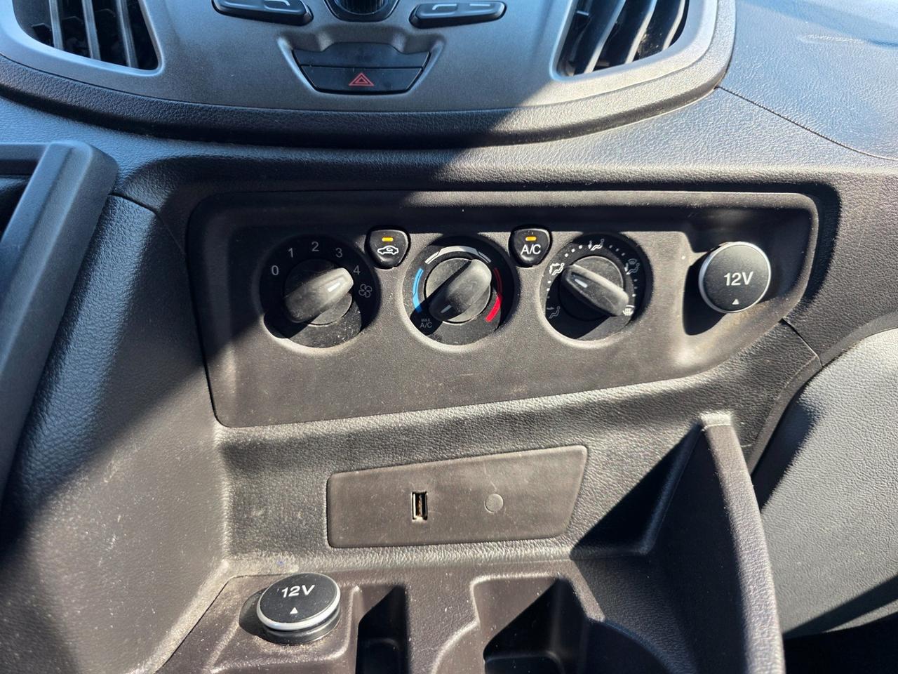 2018 Ford Transit  Photo