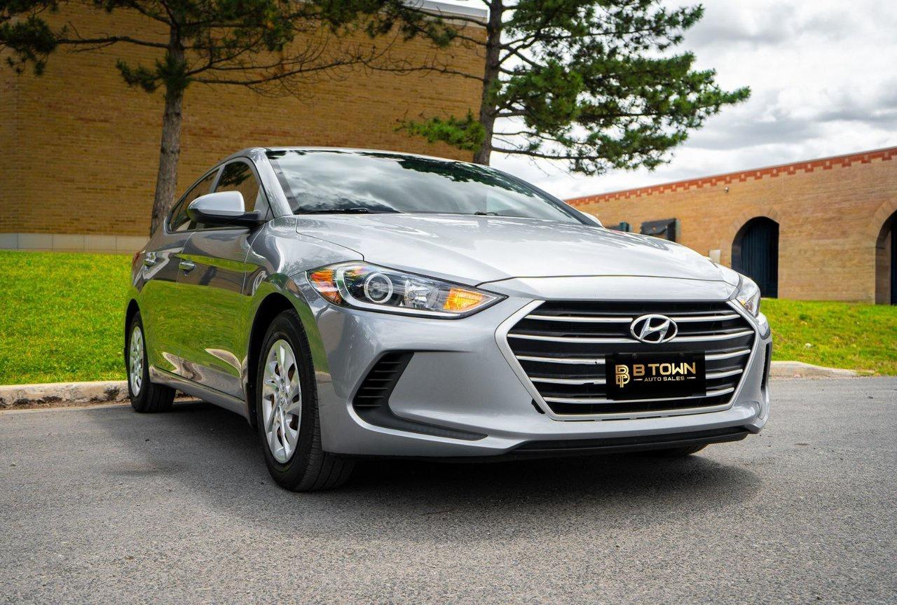 2017 Hyundai Elantra SE Photo2