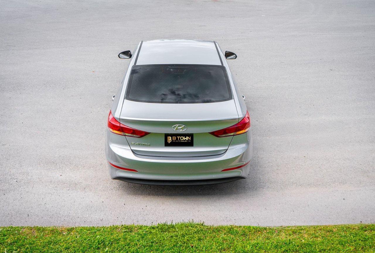 2017 Hyundai Elantra SE Photo