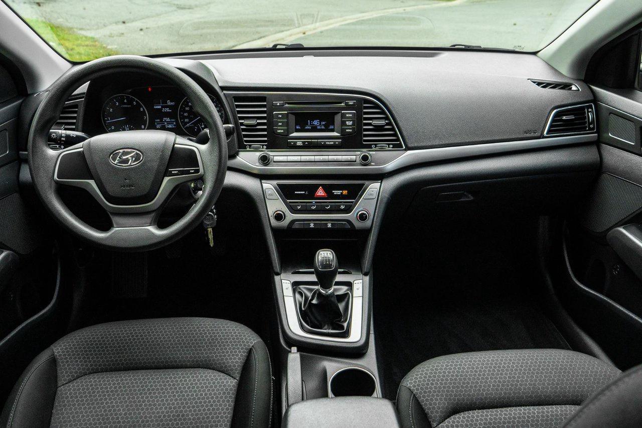 2017 Hyundai Elantra SE Photo