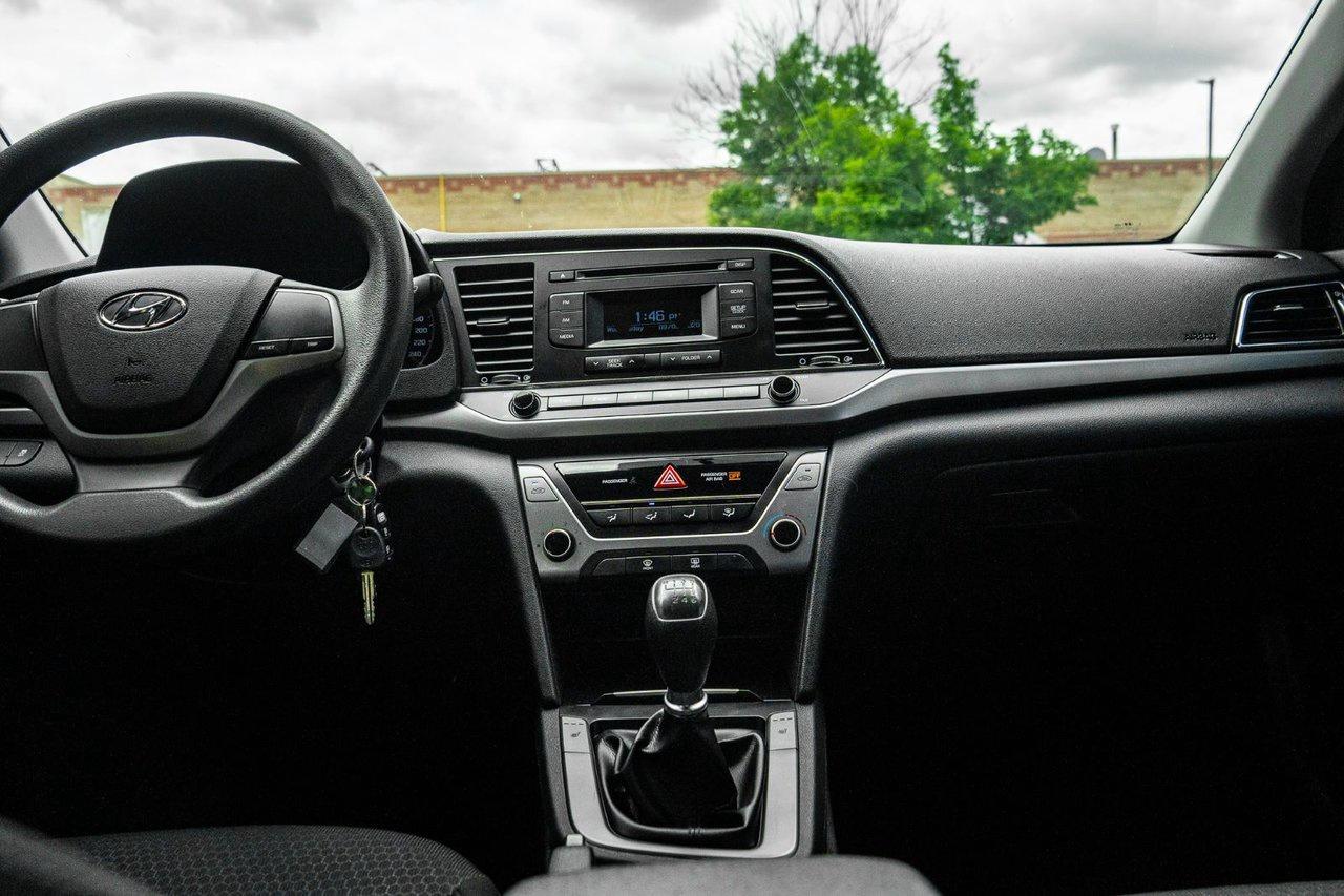 2017 Hyundai Elantra SE Photo