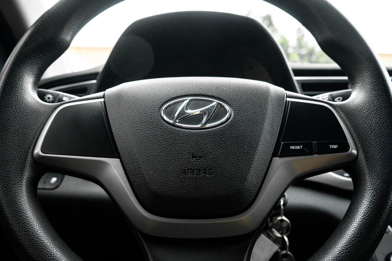 2017 Hyundai Elantra SE Photo