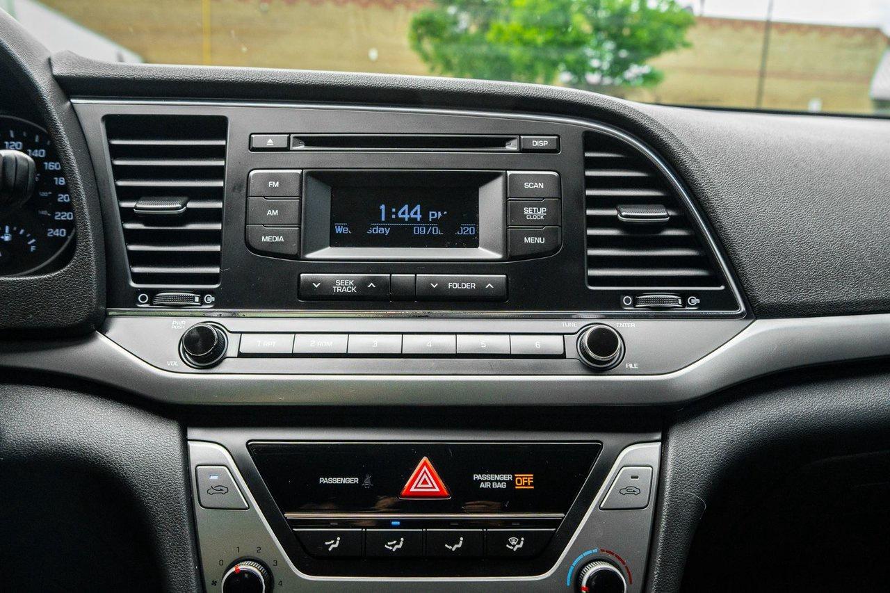 2017 Hyundai Elantra SE Photo