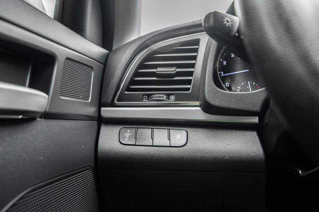 2017 Hyundai Elantra SE Photo
