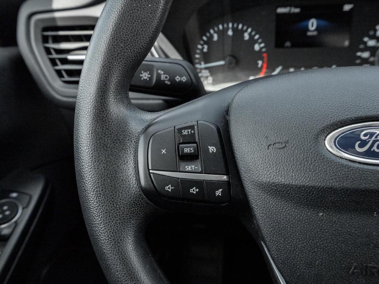 2022 Ford Escape SE Photo