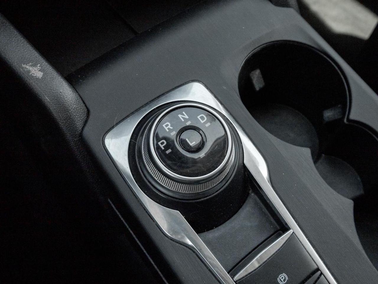 2022 Ford Escape SE Photo