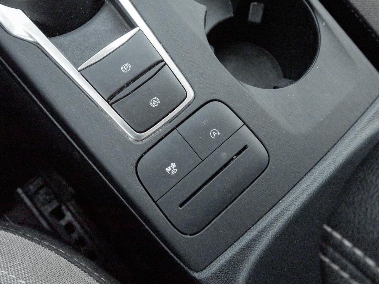 2022 Ford Escape SE Photo