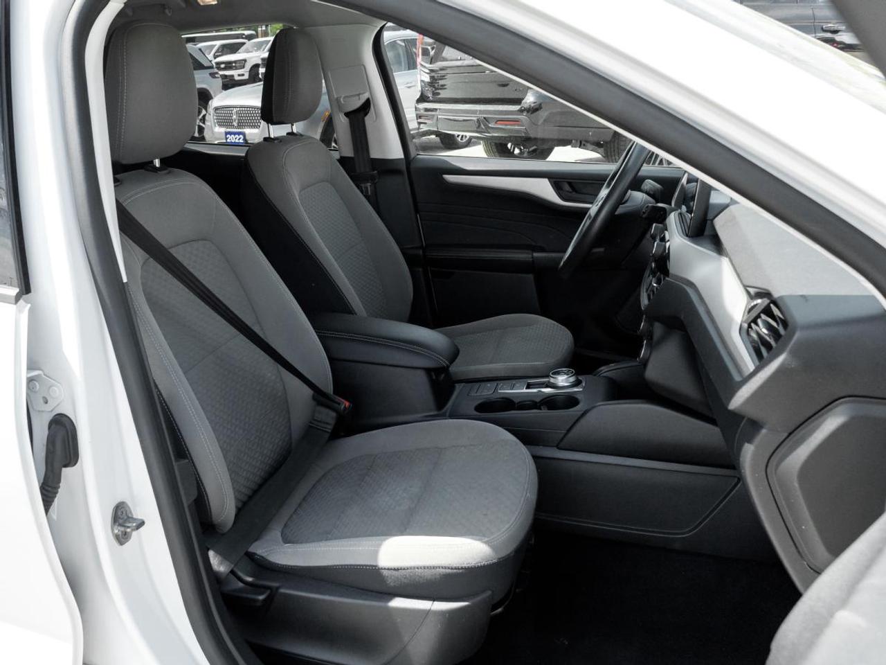 2022 Ford Escape SE Photo