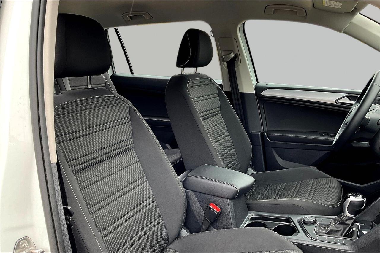 2024 Volkswagen Tiguan  Photo