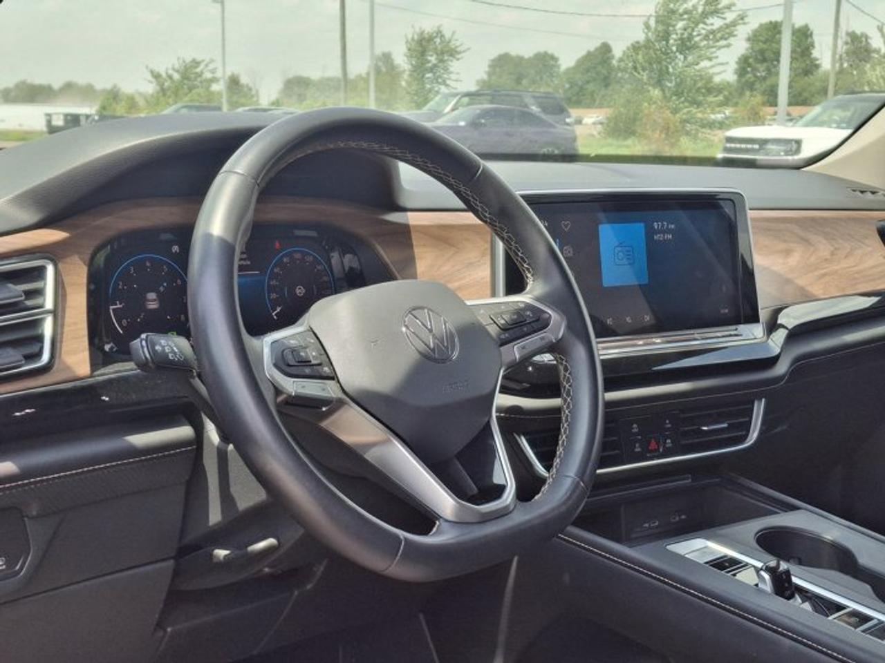 2024 Volkswagen Atlas Comfortline 4Motion | Third Row | Leather | Heated + Ventilated Seats | Heated Steering | and More ! Photo