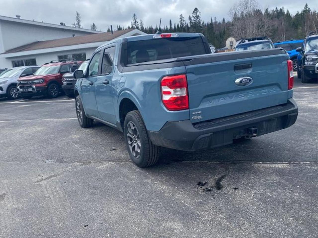 2022 Ford Maverick XLT | Tow Hitch | CarPlay + Android | Rear Camera | Drop-in Bedliner | Alloy Wheels and More ! Photo3