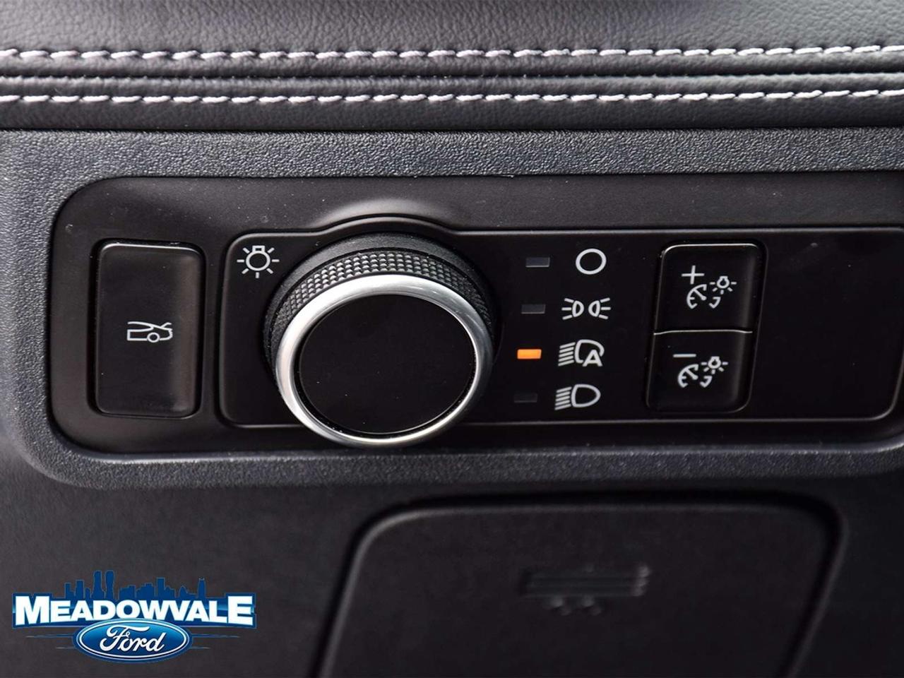 2025 Ford Mustang EcoBoost Premium Photo