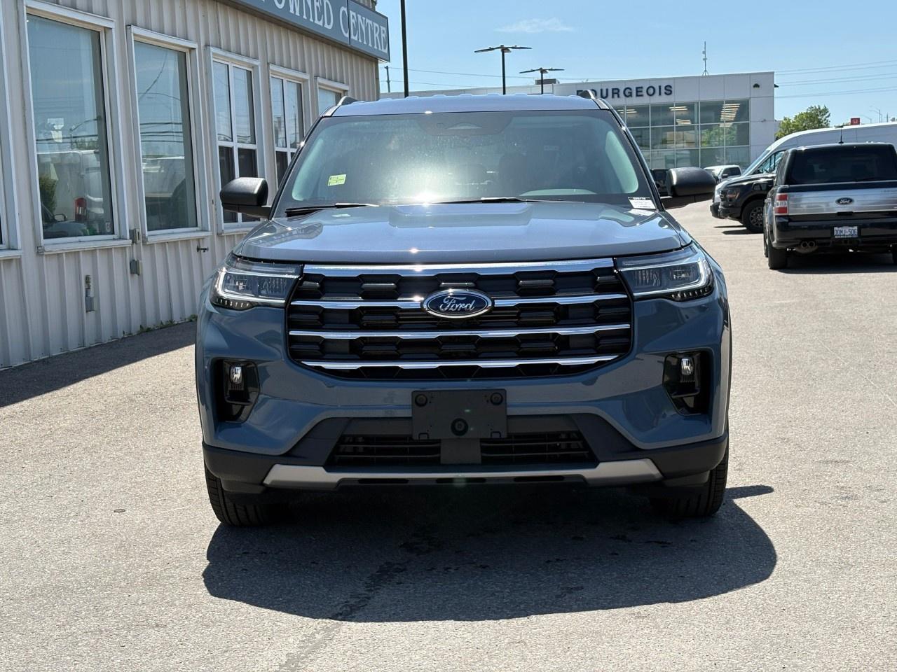 2026 Ford Explorer Active w/200A Pkg 4WD Photo2