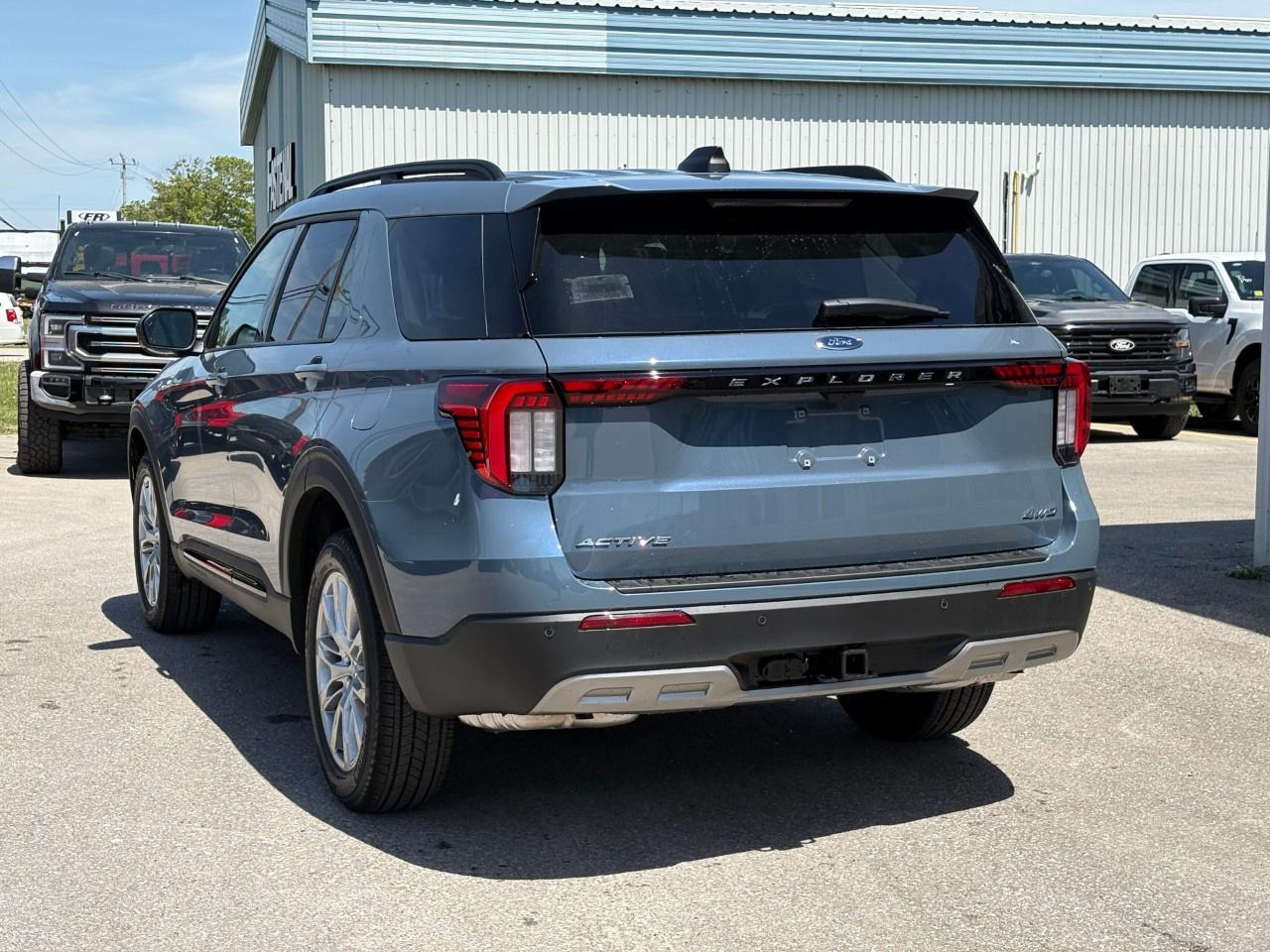 2026 Ford Explorer Active w/200A Pkg 4WD Photo