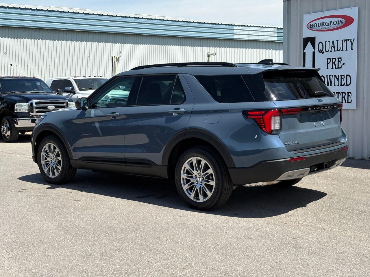 2026 Ford Explorer Active w/200A Pkg 4WD Photo